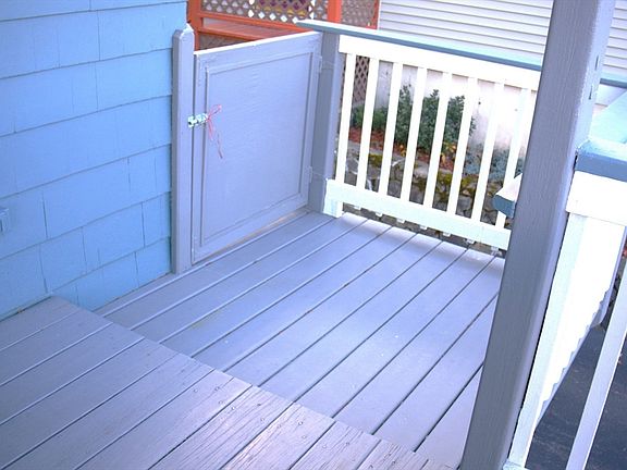 4th image of 10-12 Fairview Ave