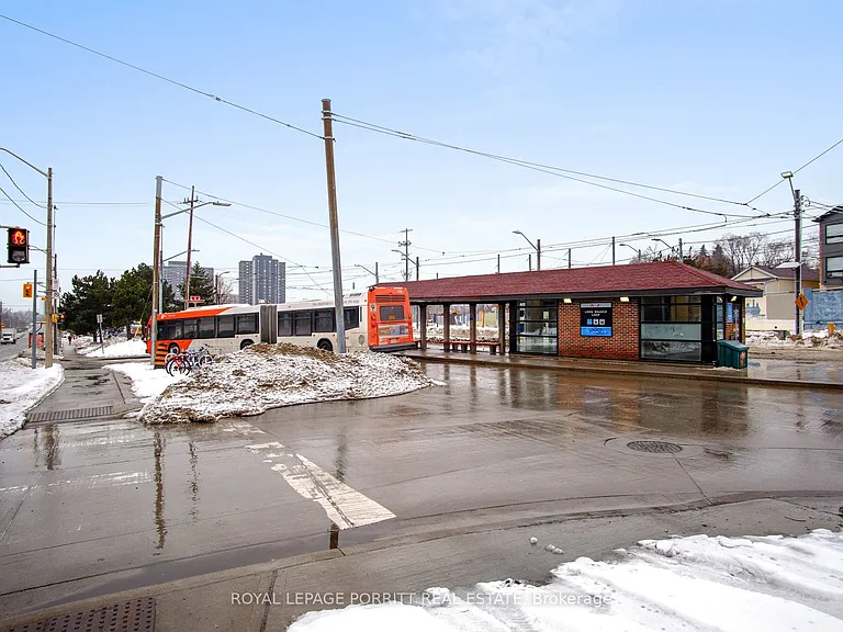 3835 Lake Shore Blvd W #104 — Photo 46