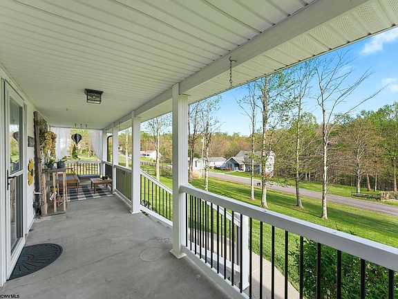 5th image of 424 Arbogast Ln