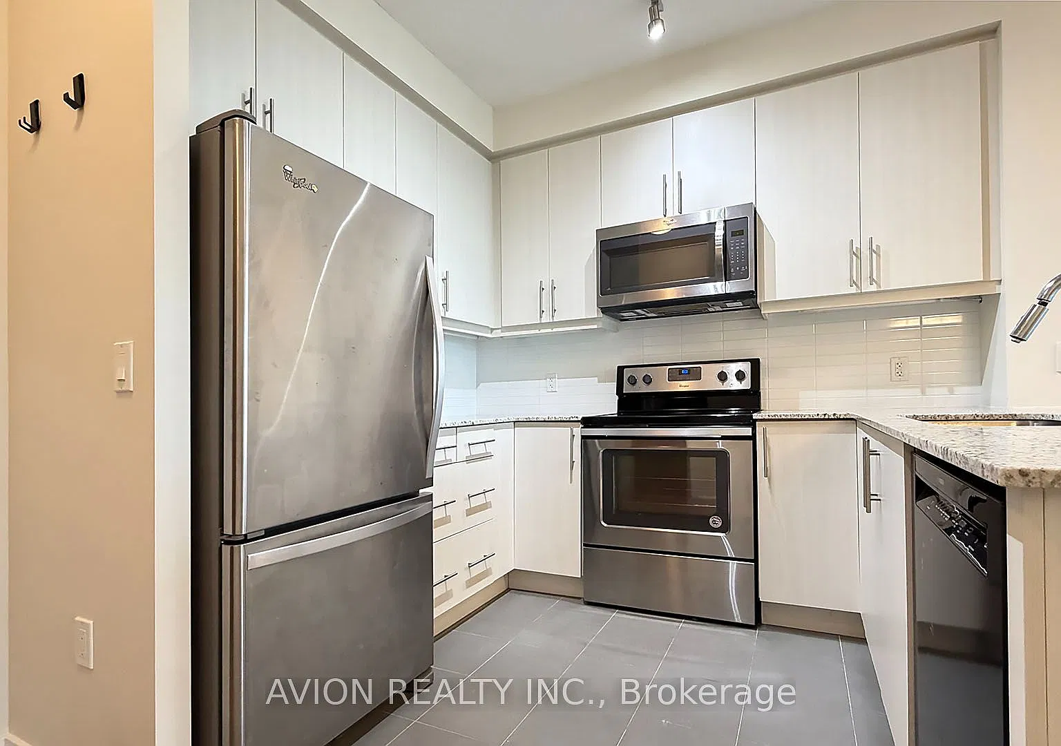 3975 Grand Park Dr — Photo 3