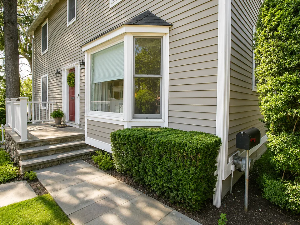 32 Seminary St #2