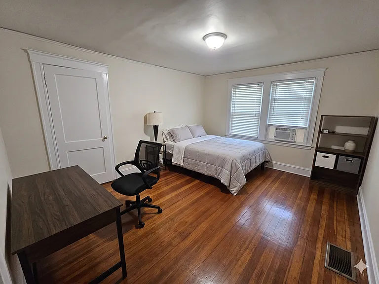 11 Saint James Ave #2 — Photo 5