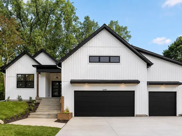 3245 Midland Dr SE, Grand Rapids, MI 49546