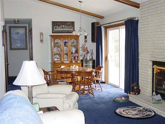 5th image of 9765 S Kaubashine Rd #S