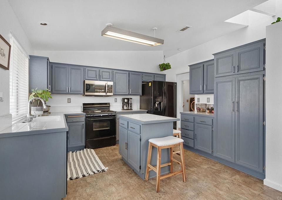 1st image of 826 Stonehenge Ct