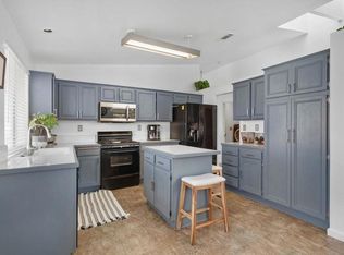 826 Stonehenge Ct, Hemet, CA 92545