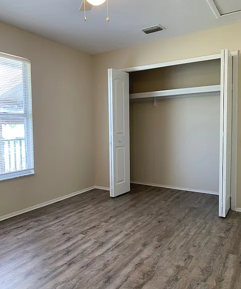 3325 SE 15th Pl — Photo 2
