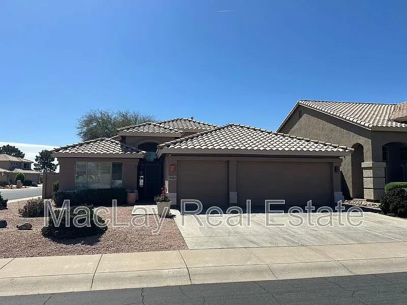 4 bed, 2.0 bath, 1881 sqft, $2,900 — Photo 1