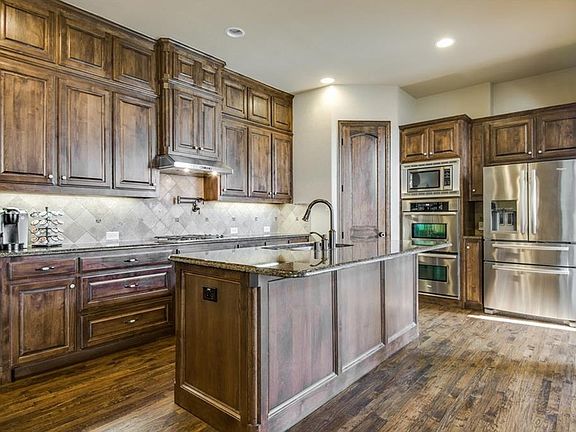 3rd image of 13689 Torrington Dr