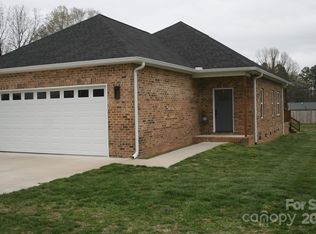 442 Lytton St, Troutman, NC 28166