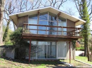 30 Essex Dr, Northport, NY 11768