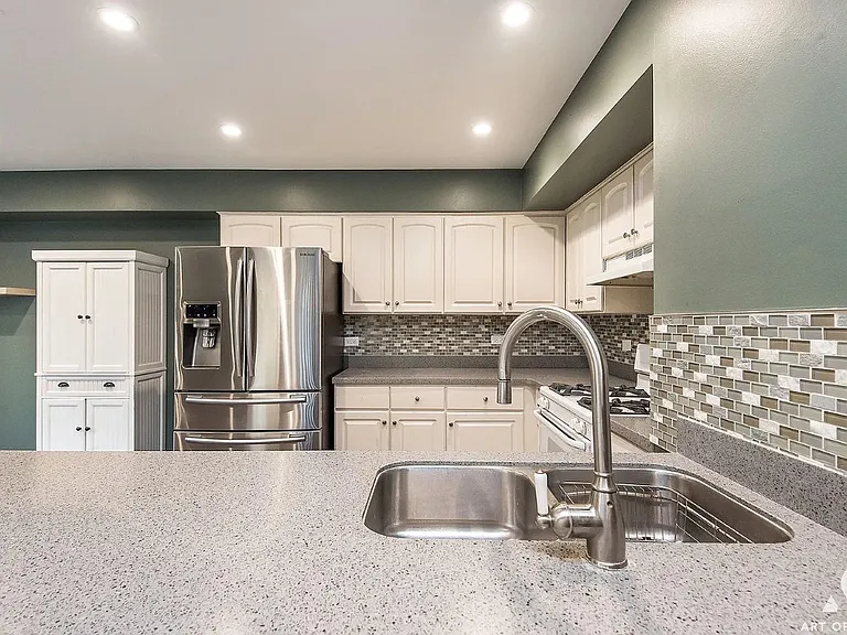 521 Milton Dr — Photo 6