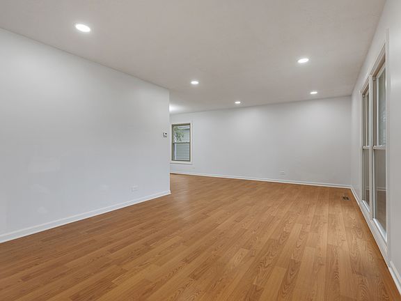 3rd image of 1316 Sunnybrook Dr