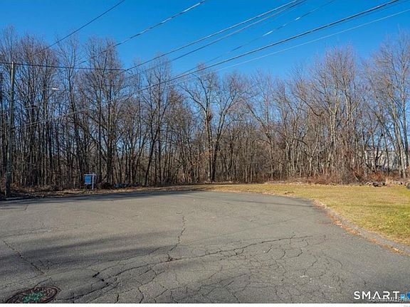 3rd image of 180 Brookline Avenue