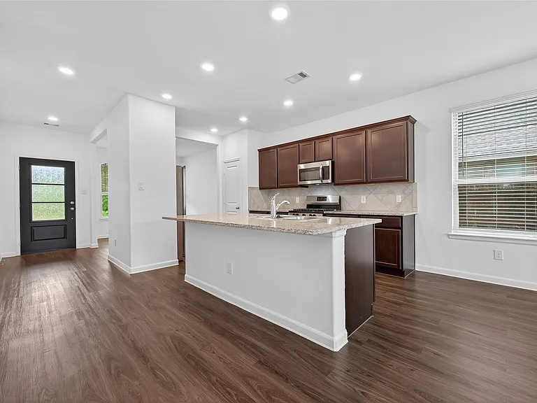 16108 Dockside St — Photo 5