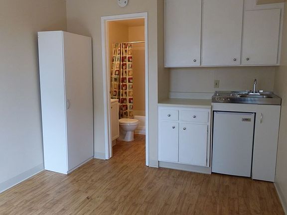 3rd image of 4484 Montalvo St APT 09