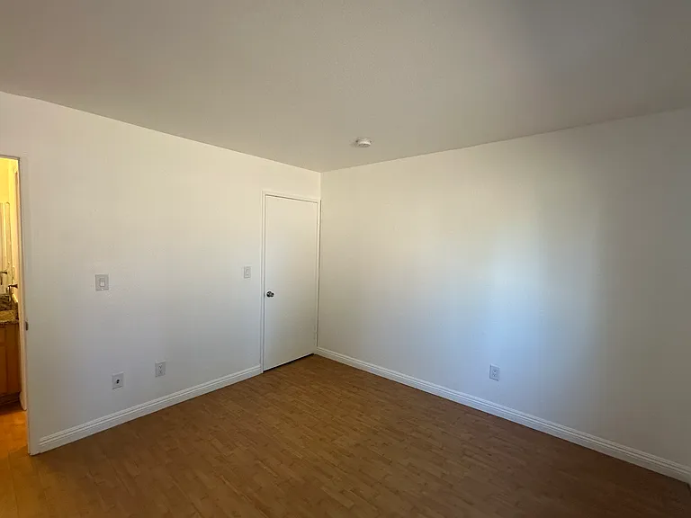 10903 Camarillo St #102 — Photo 9