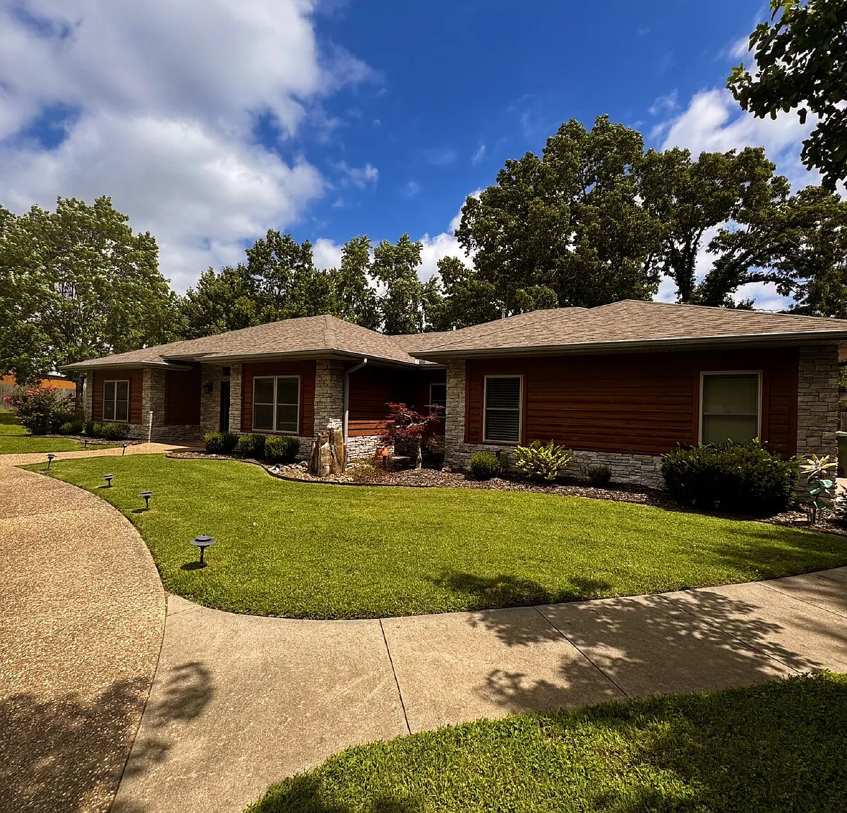 3 bed, 2.5 bath, 2280 sqft, $2,850 — Photo 3