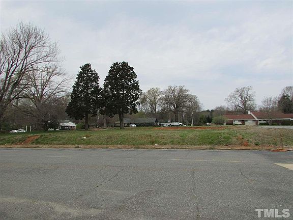 5th image of 300 N Ivey Ave