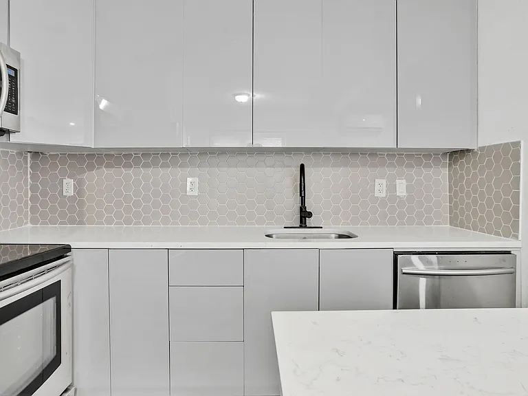 1316 NW 2nd Ave — Photo 5