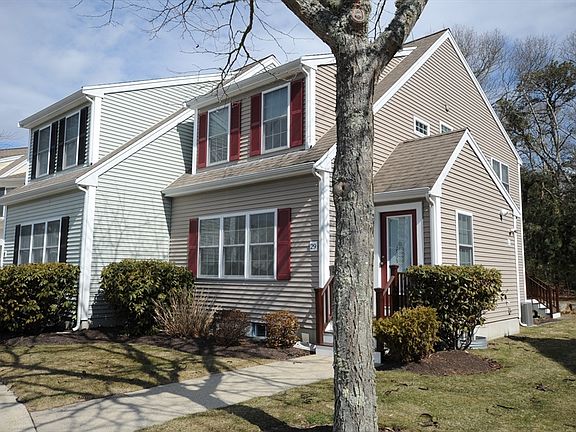 2nd image of 29 Carleton Pl #29