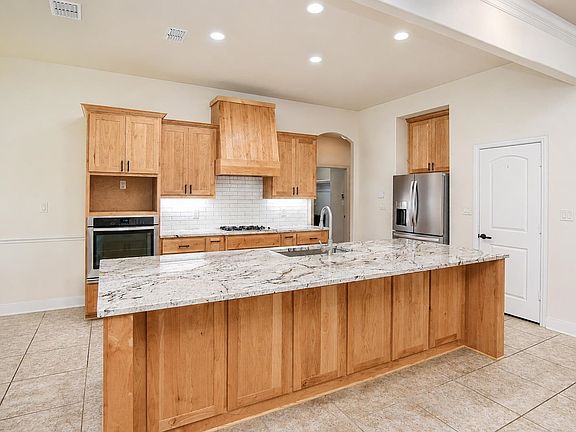 2nd image of 2519 Oasis Dr
