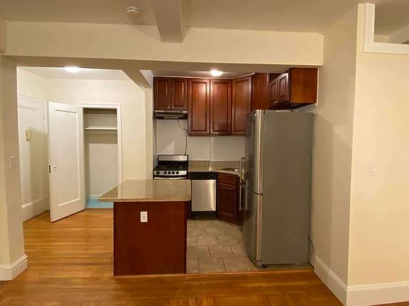 2nd image of 127 W 96th St #5CS