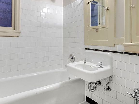 4th image of 652 Stanyan St #305
