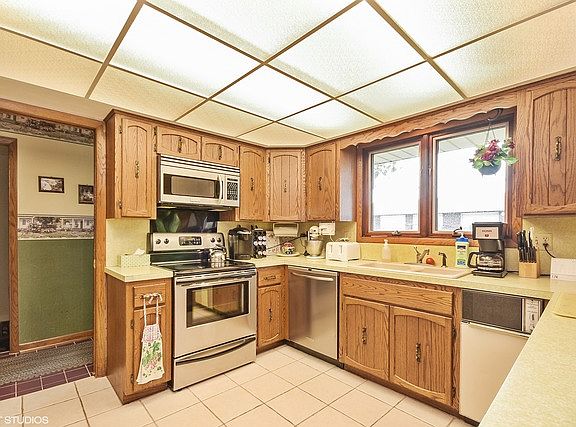 3rd image of 2251 199th St