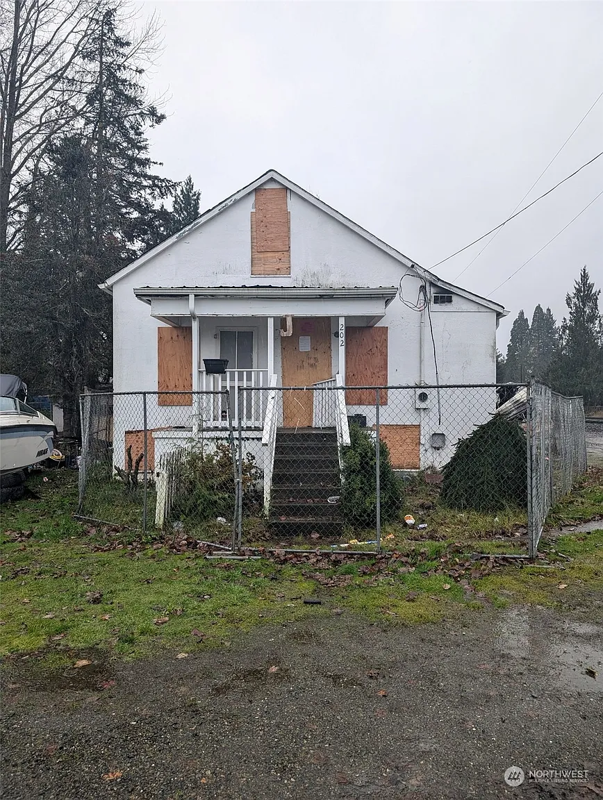 202 E Van Buren photo 1