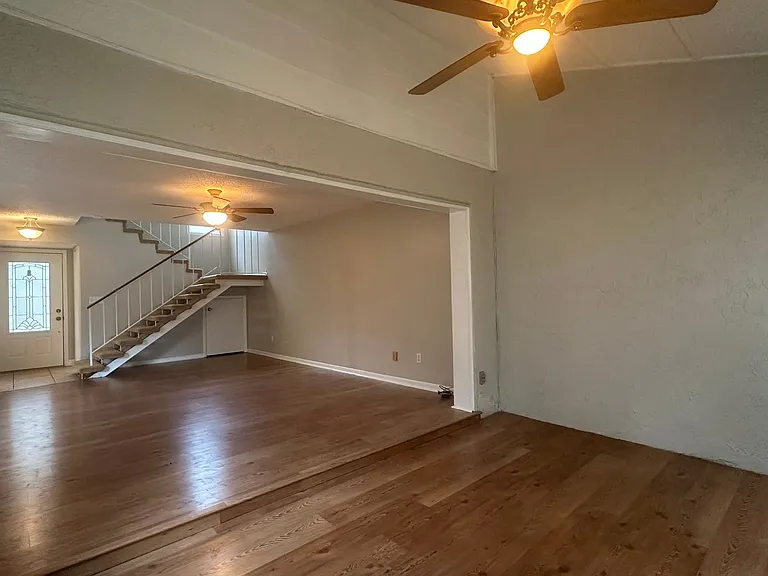 1532 N Carolwood Blvd — Photo 23