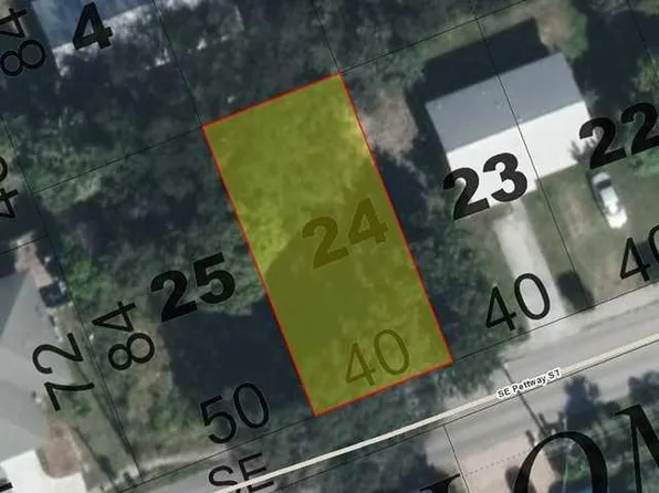 8433 SE Pettway St, Hobe Sound, FL 33455