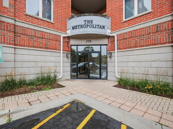 235 N Smith St APT 301, Palatine, IL 60067