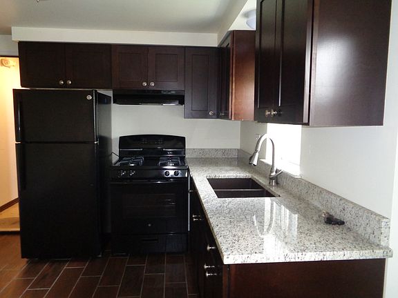 4th image of 10907 S Lloyd Dr APT 2S