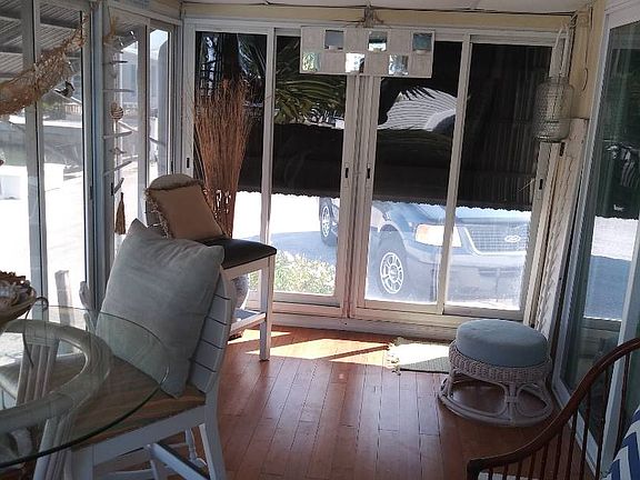 4th image of 4901 Harbor Lights Dr