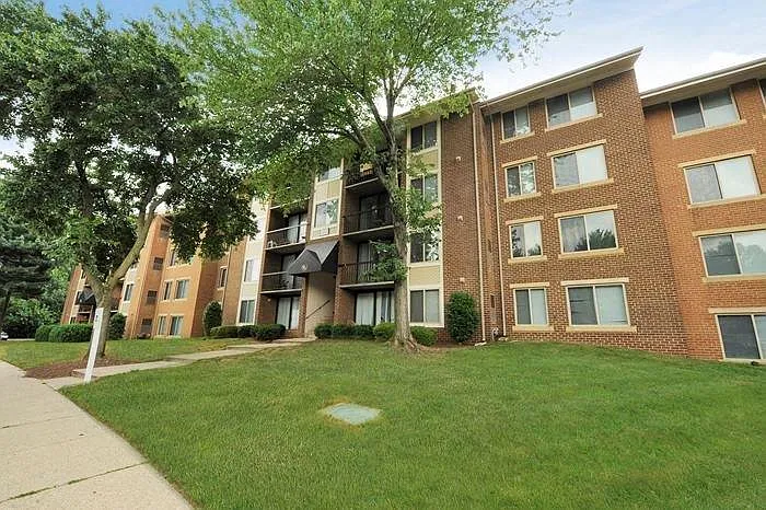 Chesapeake Glen Apartment Homes — Photo 26