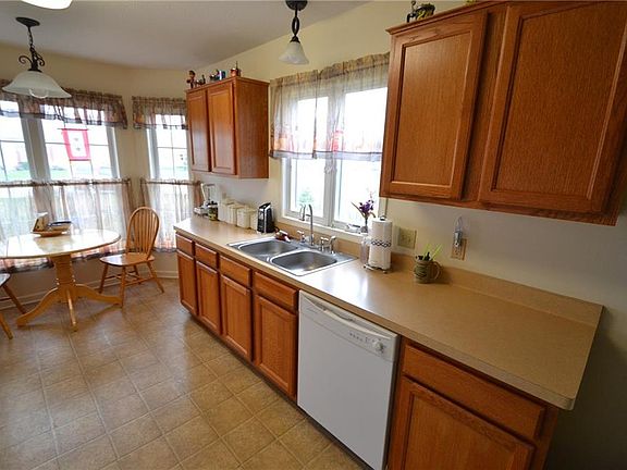 5th image of 1330 Harwood Ln