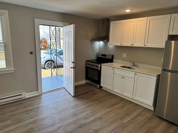 2nd image of 102 Rochester St