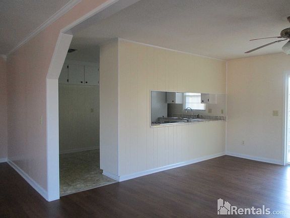 2nd image of 202 W Emerald Dr