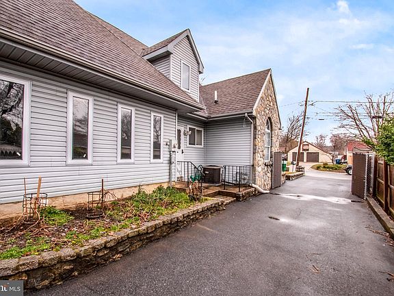 2nd image of 404 Clayton Ave
