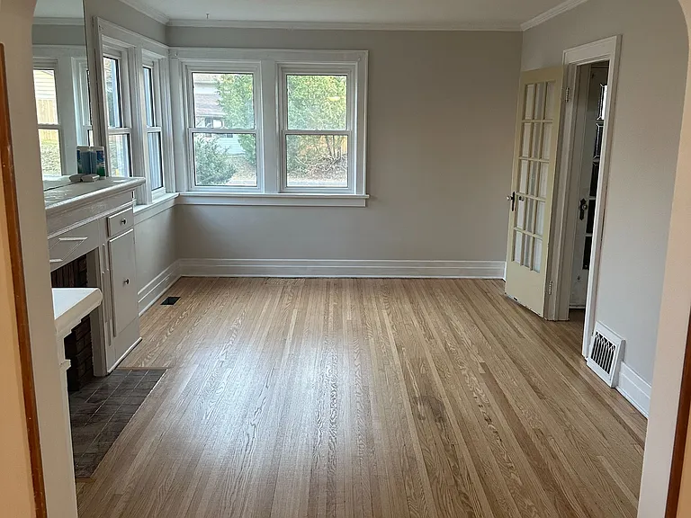 365 Brant St — Photo 2
