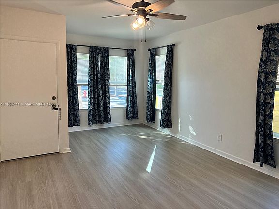 4th image of 114 S M St APT 1