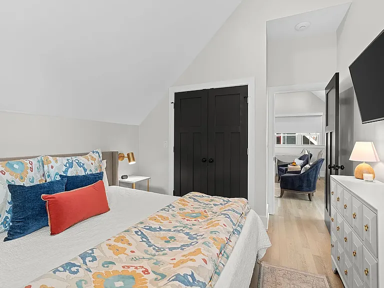 920 Lawrence Ave #B — Photo 7