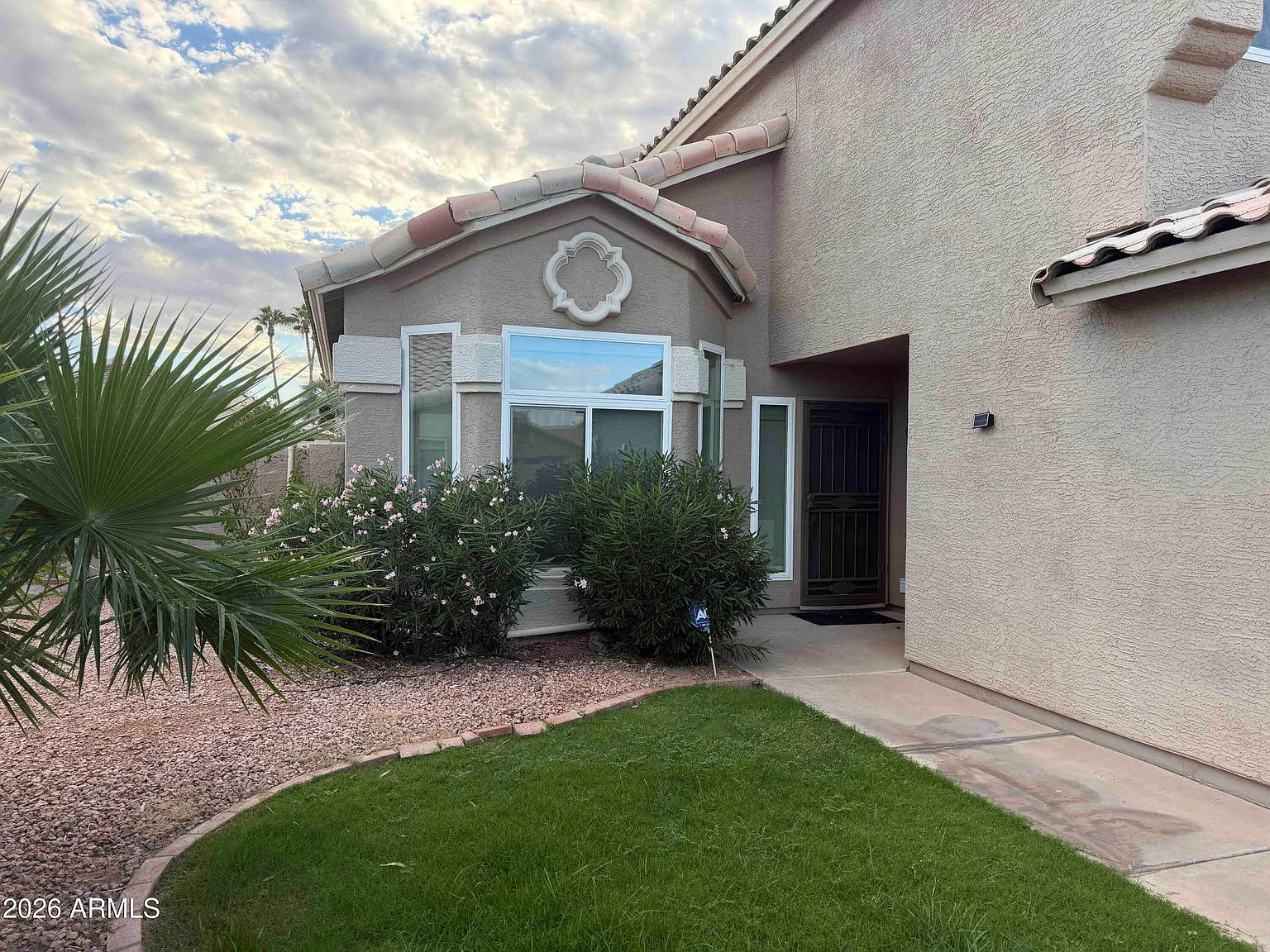 4 bed, 3.0 bath, 2168 sqft, $2,600 — Photo 2