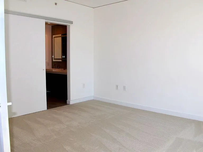 9 Macarthur Pl #N607 — Photo 9