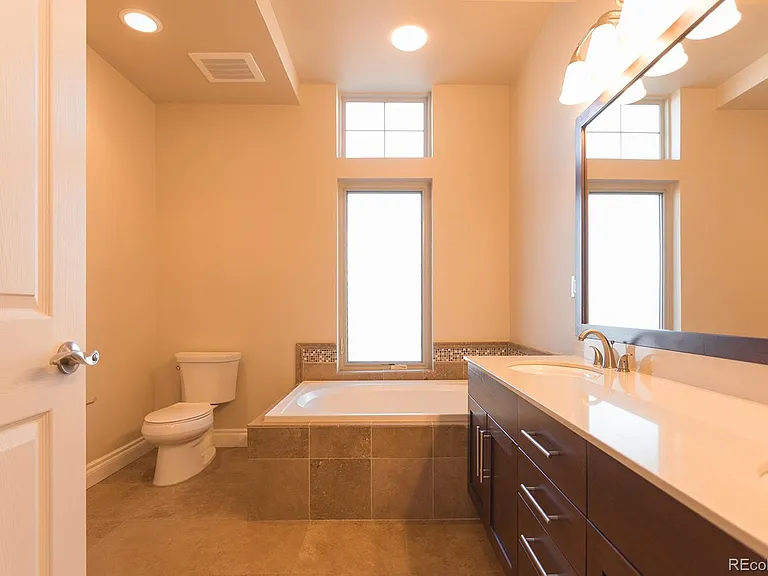 1120 Delaware St #512 — Photo 12