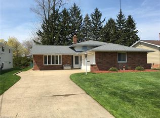 4182 Brendan Ln, North Olmsted, OH