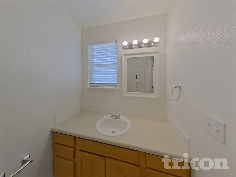 4475 Parfet St — Photo 9