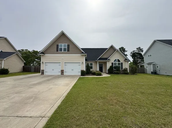 225 Sand Rock Rd, Fayetteville, NC 28306