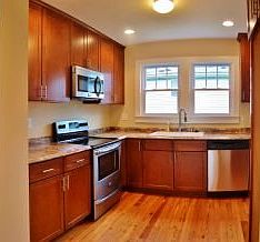 4th image of 112 E 10th Ave